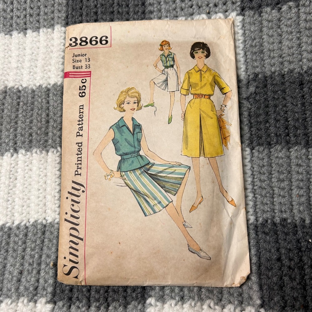 Simplicity Sewing Pattern 3866 JR 13 Multi Vintage 60s Mod Culottes Blouse CUT